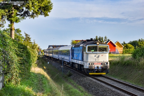 754 037-0
