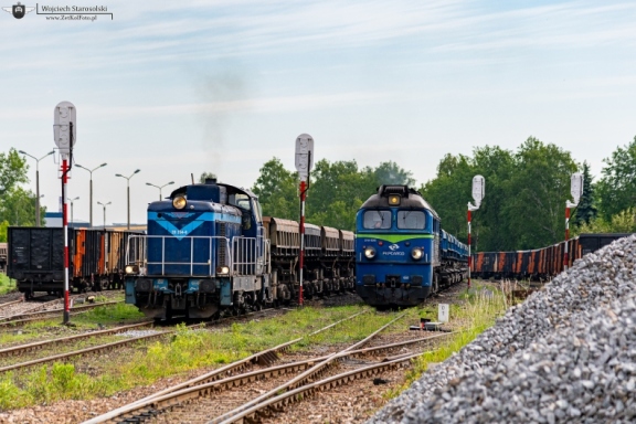 SM42-2351 & ST44-1249